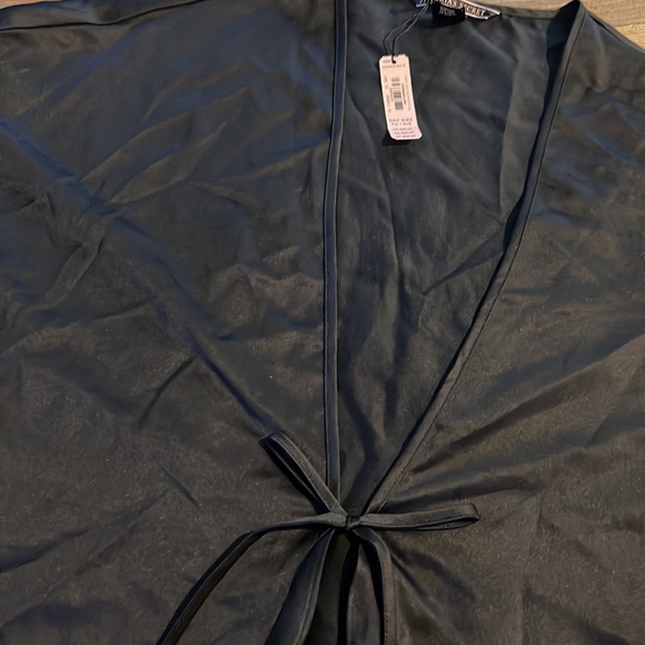Victoria Secrets NEW LOVE Satin Robe - Picture 3 of 5